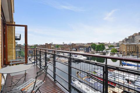1 bedroom apartment for sale, Shearwater Court, Star Place, London, E1W