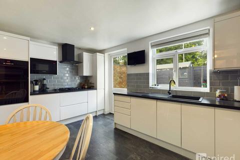 28 Cherry Road, Newport Pagnell, MK16 0AP
