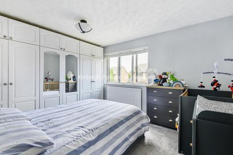 33 Cornflower Lane, Croydon, CR0 8XJ