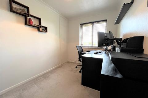 38 Chilham Close, Frimley, Camberley, GU16 9YA
