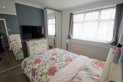 51 Cassiobury Avenue, Feltham, TW14 9JE