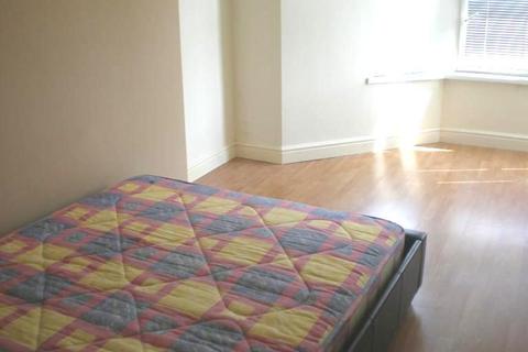 4 bedroom flat share to rent - R2 F4 71, Claude Road, Roath, Cardiff, South Wales, CF24 3QB