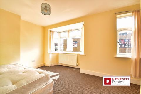 3 bedroom terraced house to rent, Shipman Road, London, E16