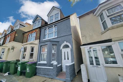 4 bedroom end of terrace house for sale, Garden Road, Folkestone, CT19