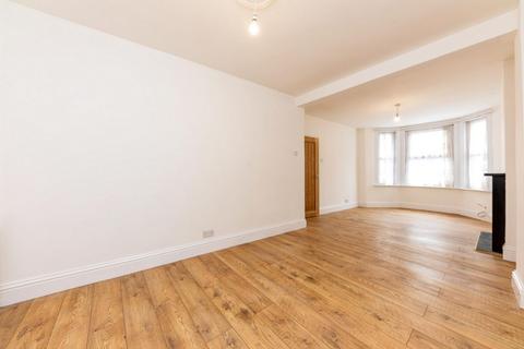 4 bedroom end of terrace house for sale, Garden Road, Folkestone, CT19