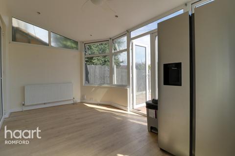 11 Laurel Crescent, Romford, RM7 0RU
