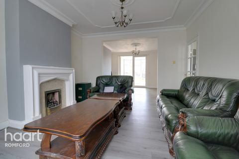 11 Laurel Crescent, Romford, RM7 0RU