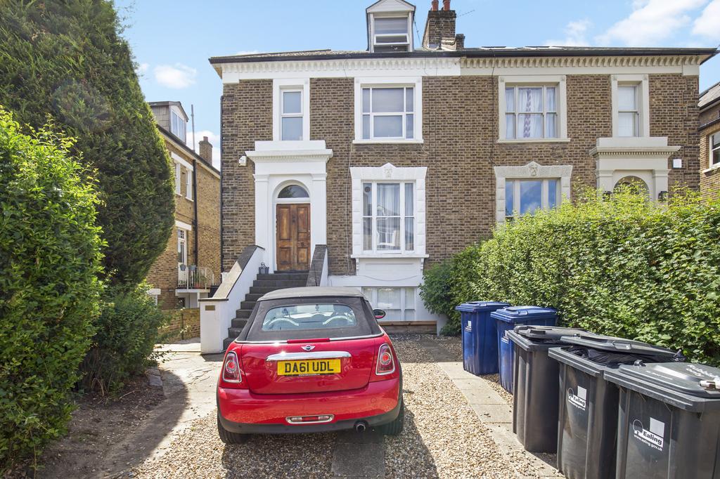 The Grove, Ealing, Ealing, W5 2 bed flat to rent £1,700 pcm (£392 pw)