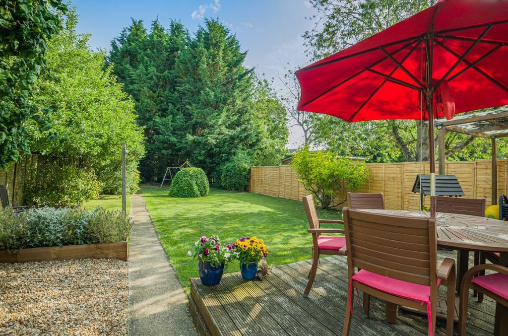 Rosemary Drive, Bromham, Bedford 3 bed semidetached house £425,000