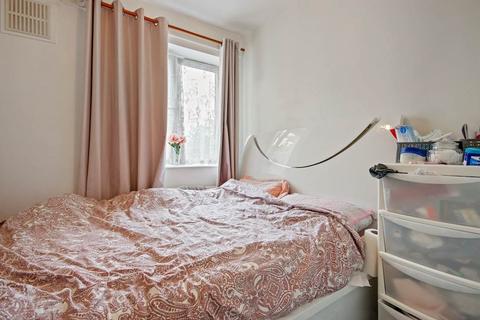 3 bedroom maisonette for sale, Dyson Road, London, E15