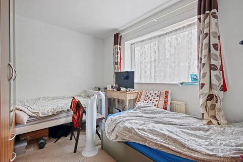 3 bedroom maisonette for sale, Dyson Road, London, E15