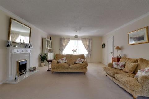 1a Beacon Avenue, Dunstable, LU6 2AD