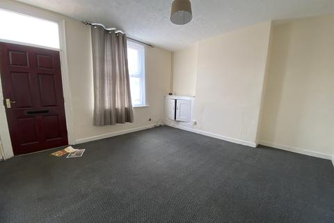 3 bedroom terraced house to rent - Commercial Avenue, Beeston, NG9 2NJ