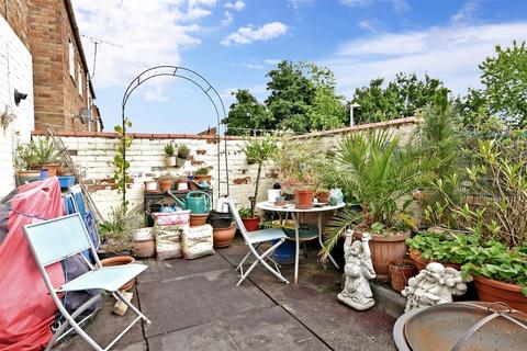 62 Brundish, Basildon, SS13 3EU