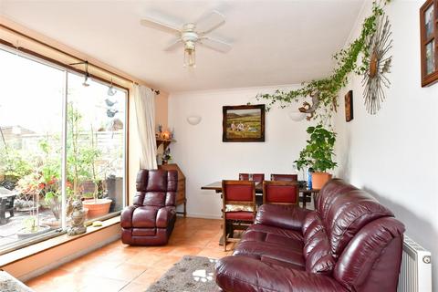 62 Brundish, Basildon, SS13 3EU