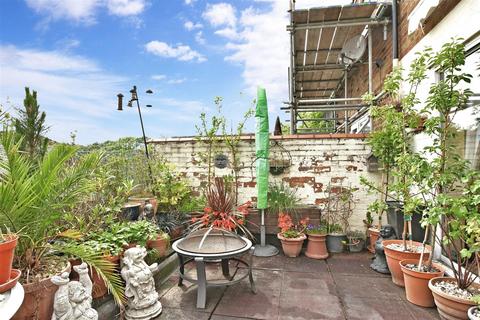 62 Brundish, Basildon, SS13 3EU