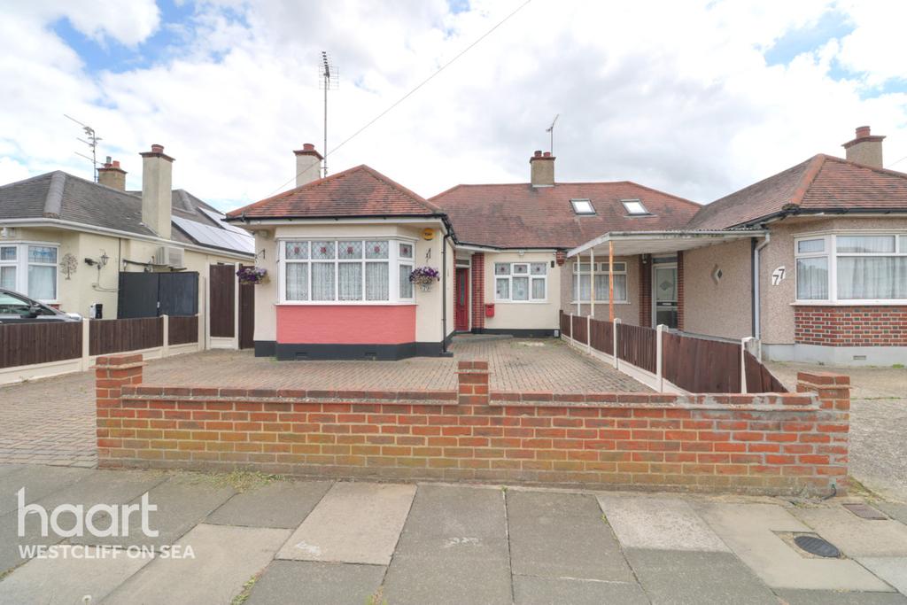 Walsingham Road, SOUTHENDONSEA 3 bed semidetached bungalow for sale