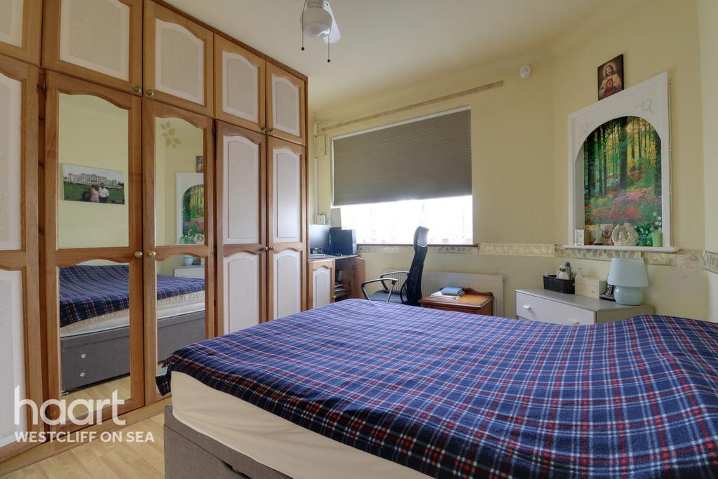 Walsingham Road, SOUTHENDONSEA 3 bed semidetached bungalow for sale