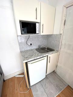 Studio to rent, Ilford Lane, Ilford IG1