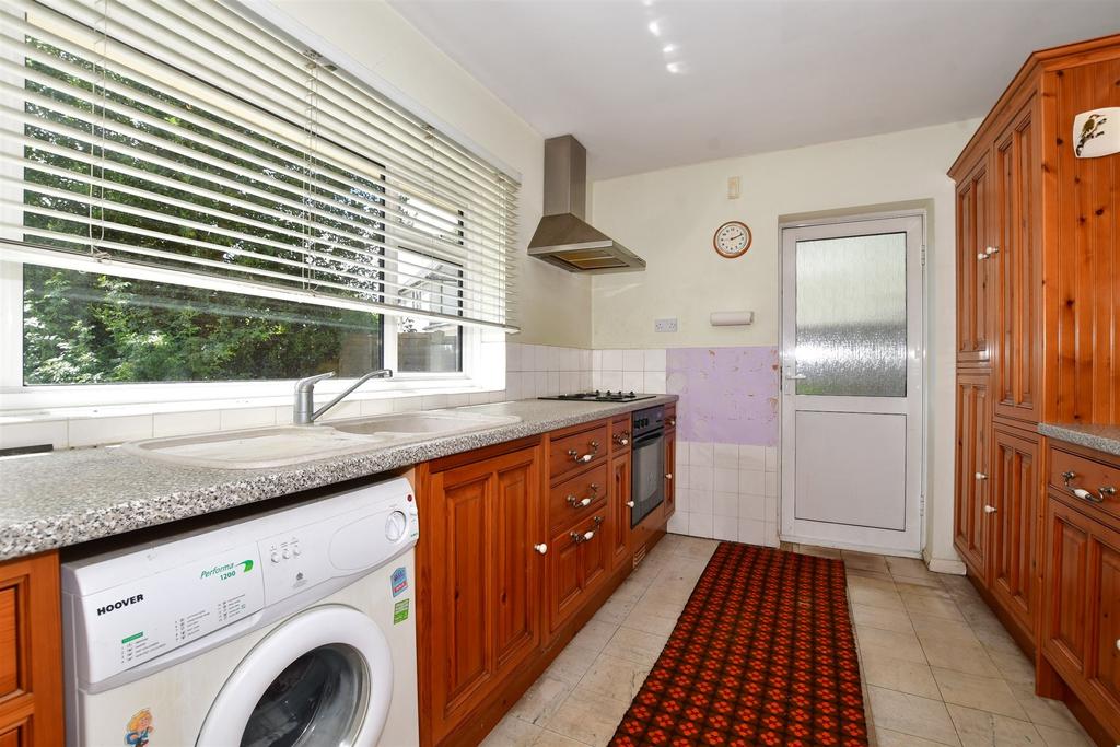 Burntwood Lane, Caterham, Surrey 2 bed detached house for sale £550,000