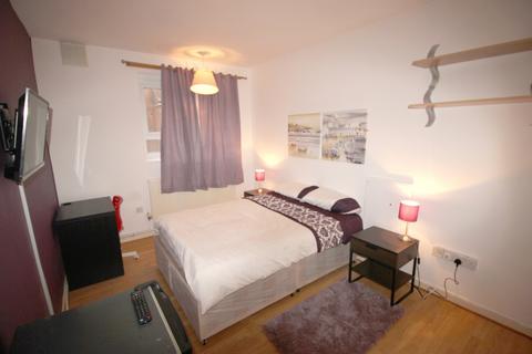 2 bedroom flat for sale, Hemans Street, SW8