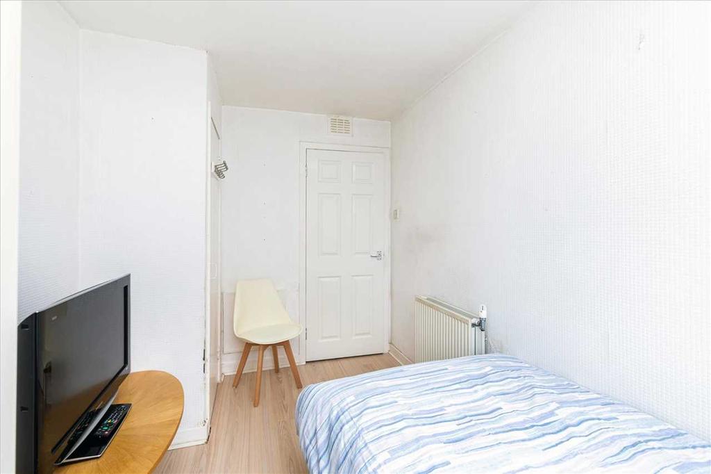 Bedroom Two (2)