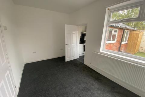 2 bedroom semi-detached house to rent - Albert Road, Eston, Middlesbrough, North Yorkshire, TS6