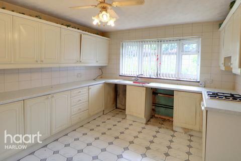 34 Tithelands, Harlow, CM19 5NA