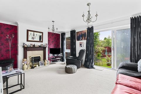 4 bedroom semi-detached house for sale - Estridge Close, Bursledon, Southampton, Hampshire. SO31 8FN