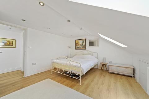 4 bedroom terraced house for sale - Hesketh Road, London E7