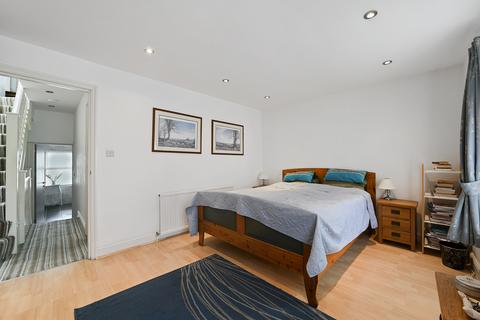 4 bedroom terraced house for sale - Hesketh Road, London E7