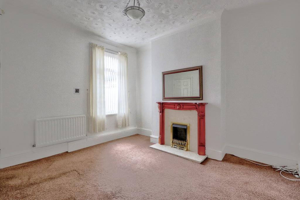 Langley Avenue, Thornaby, TS17 2 bed terraced house £62,000
