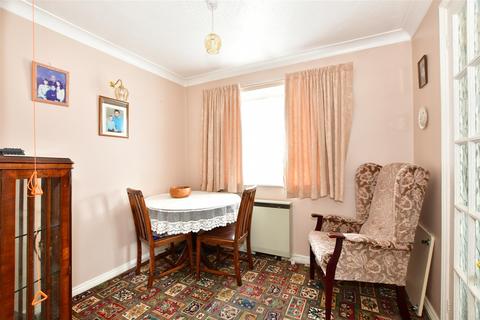 Hadleigh - 2 bedroom flat for sale