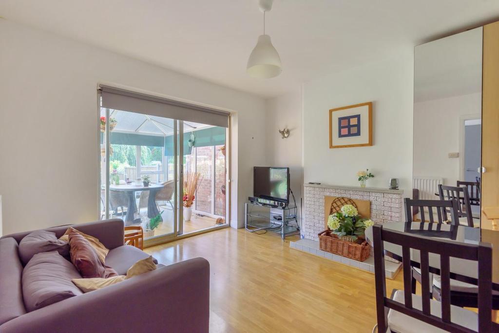 Kechill Gardens, Hayes 3 bed semidetached house £695,000