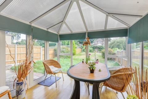 18 Kechill Gardens, Bromley, BR2 7NQ