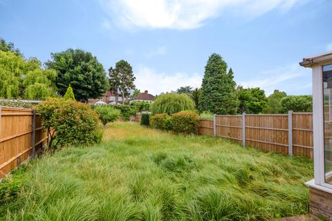 18 Kechill Gardens, Bromley, BR2 7NQ