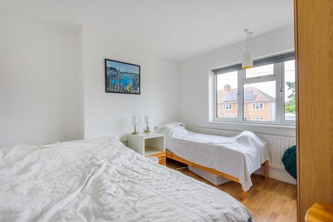 18 Kechill Gardens, Bromley, BR2 7NQ