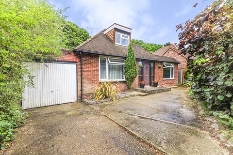 4 bedroom detached house for sale - Hillside, Woking, Surrey, GU22