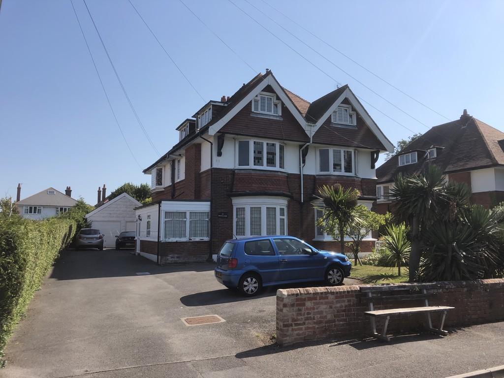 Portchester Road, Bournemouth 1 bed flat £750 pcm (£173 pw)