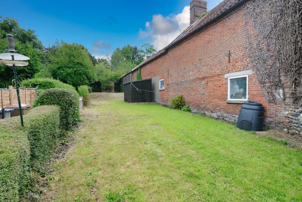 Millgate, Aylsham 3 bed terraced house £240,000