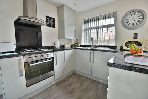 3 bedroom semi-detached house for sale, Halcyon Way, Shobnall, Burton-on-Trent