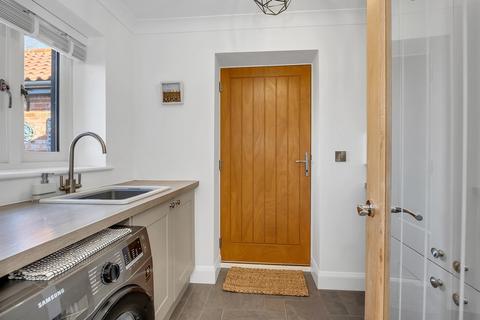 1 Manor Farm Bungalow Diss Road, Tibenham, Norwich, NR16 1QF