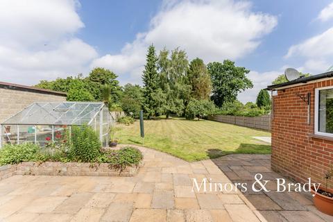 3 bedroom detached bungalow for sale - Woodland Drive, Thorpe End