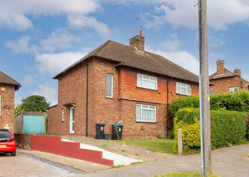 Tylers Close, Godstone 2 bed semidetached house for sale £350,000