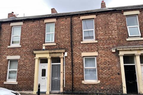 2 bedroom flat to rent, Seymour Street, North Shields.  NE29 6SN