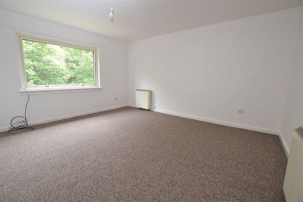 Bruce Gardens, Dalkeith, EH22 2LB 2 bed flat £750 pcm (£173 pw)