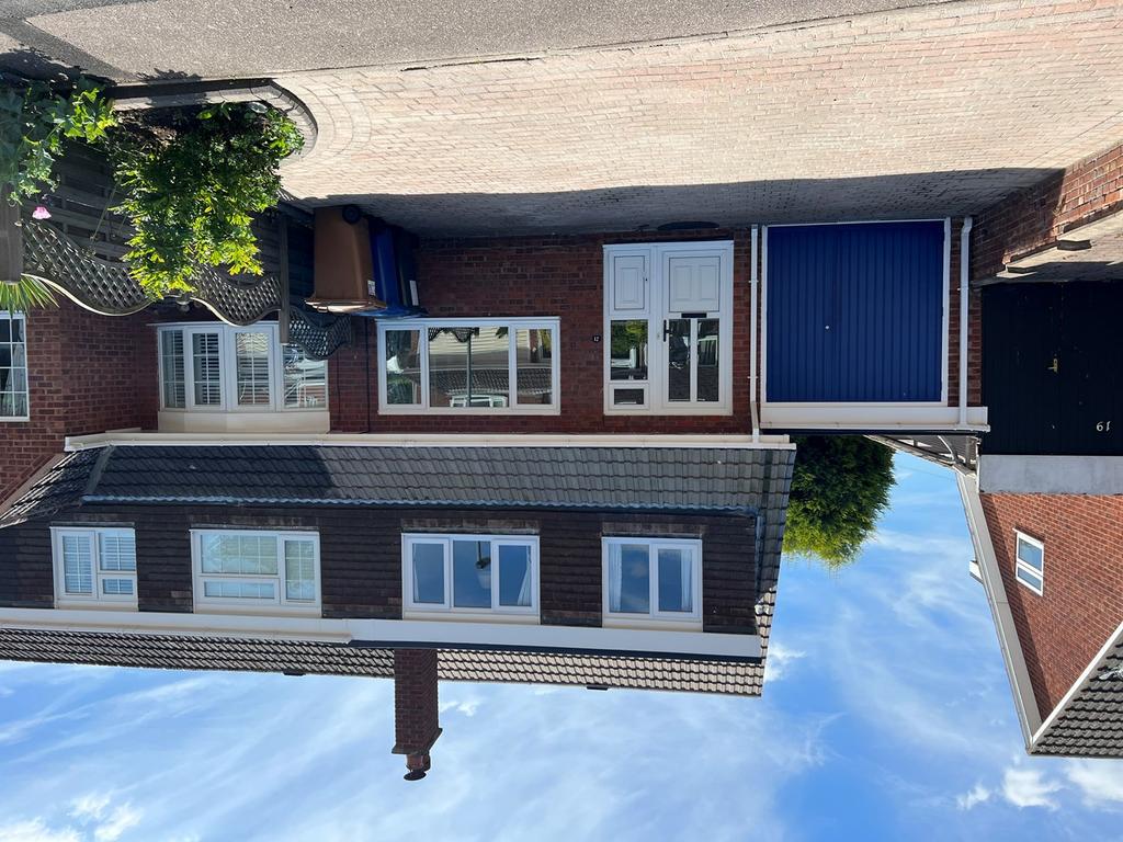 Chadswell Heights, Lichfield, WS13 3 bed semidetached house £290,000 Chadswell Heights, Lichfield, WS13 3 bed semidetached house £290,000