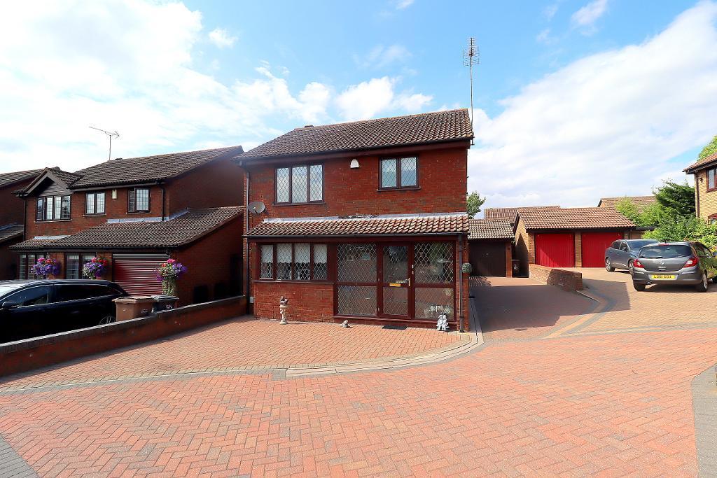Ryefield, Barton Hills, Luton... 3 bed detached house £400,000