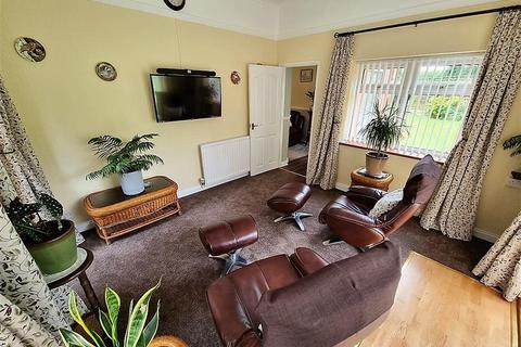 4 bedroom detached house for sale, Middleton Road, Kimbolton, Leominster, Herefordshire, HR6 0JA