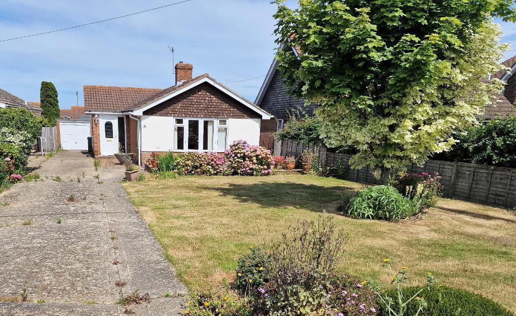 Forelands Field Road, Bembridge, Isle of Wight, PO35 5TP 2 bed detached